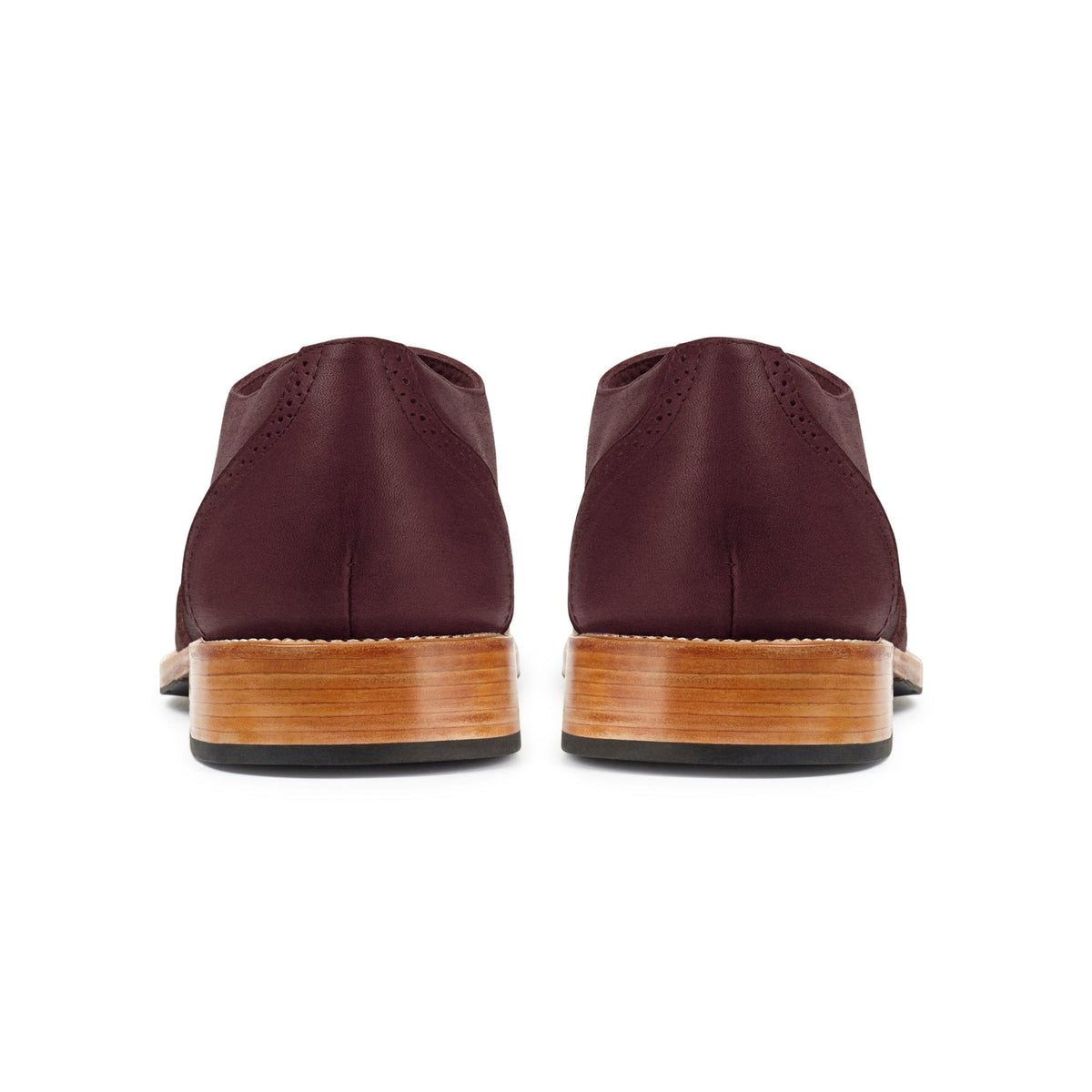 Men's 4E-wide burgundy leather oxfords, seen from the back. Available in every half size – The Clásico