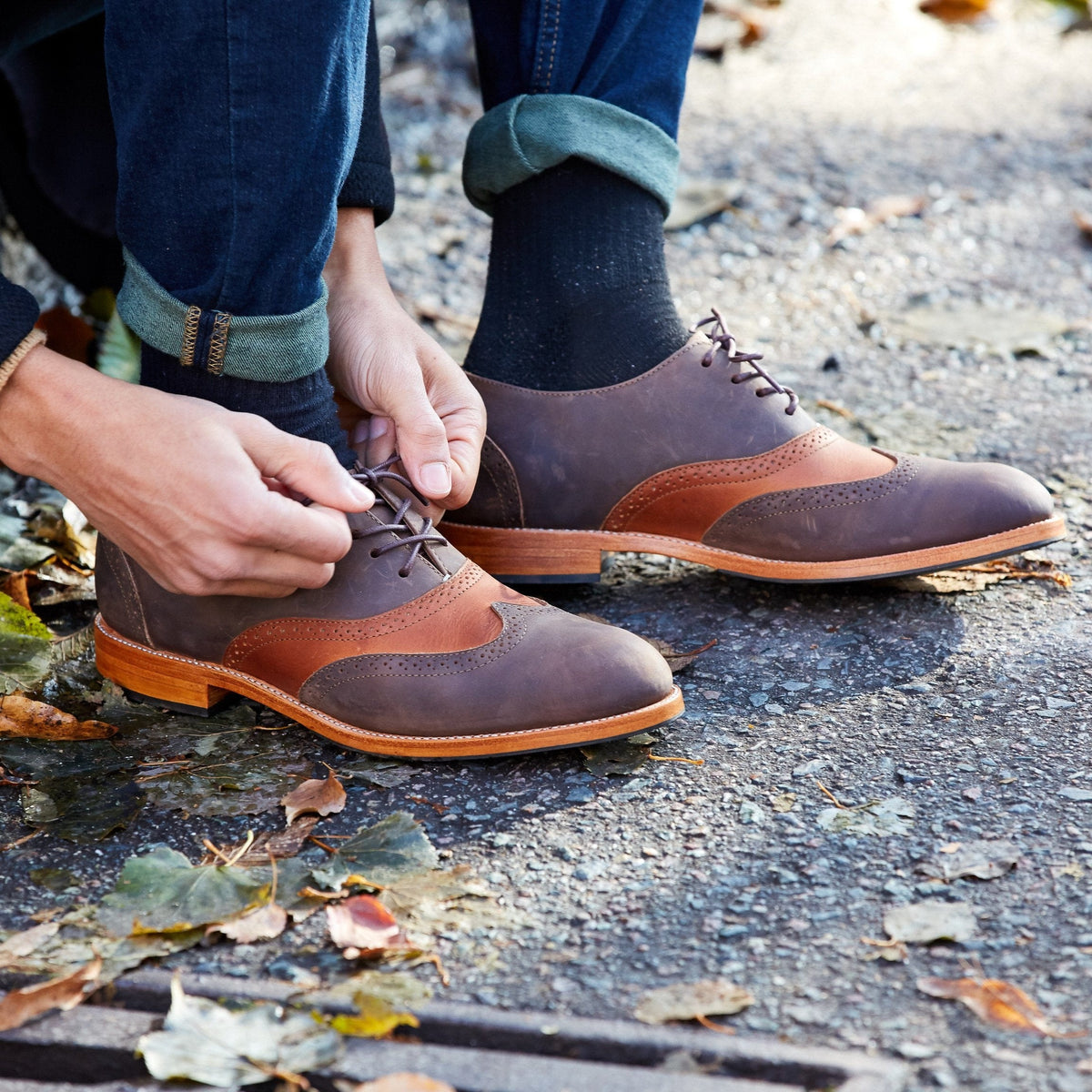 Men's 2E-wide brown leather oxfords, worn outdoors, also made for size 17 feet – The Clásico