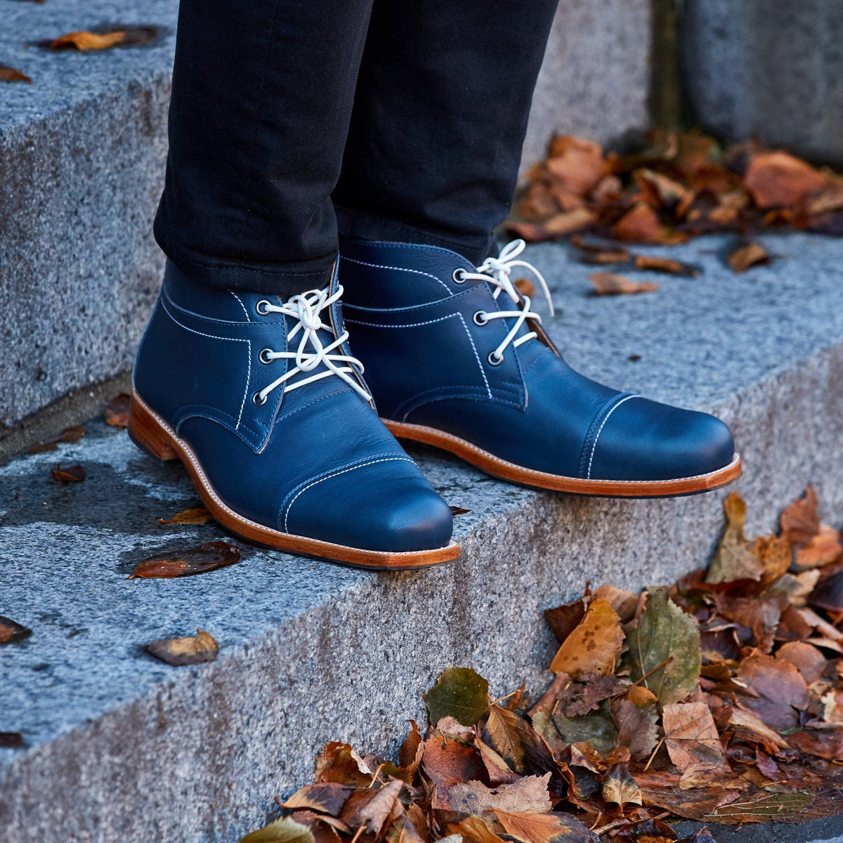 Men's extra-wide blue leather fashion boots, worn outdoors – The Valparaíso