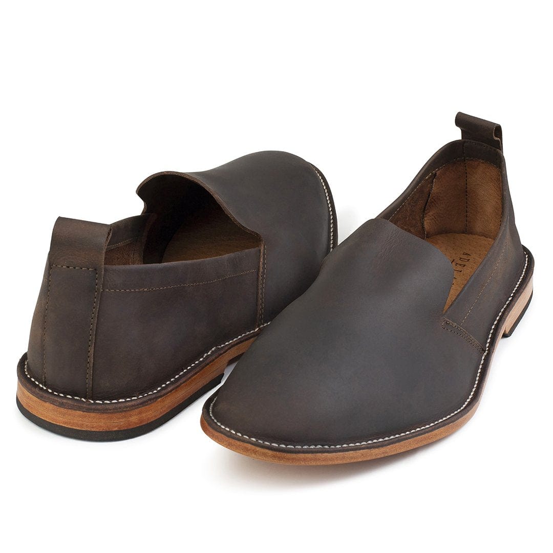 Men's extra-wide dark brown leather slip-ons, shown at an angle – The Viento
