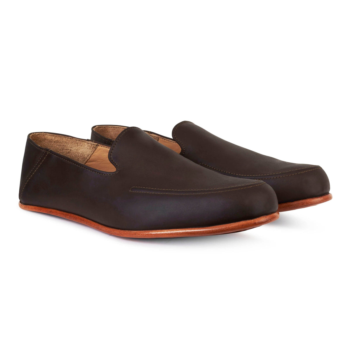 Men's 2E-wide dark brown leather zero-drop loafers, shown at an angle, a size 4 is no problem – The Tomás