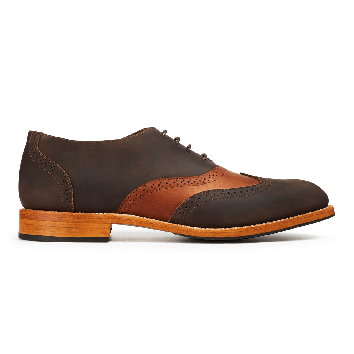 Men's wide light brown and dark brown leather oxford, seen from the side, each pair made to order – The Clásico