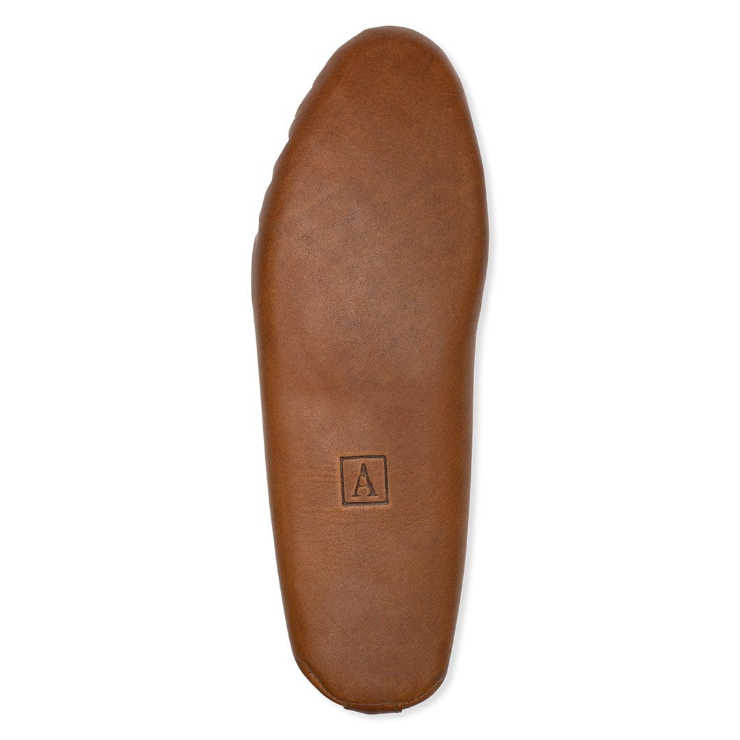 Men's EEE wide light brown leather moccasin, with the sole turned up, a size 9 is no problem