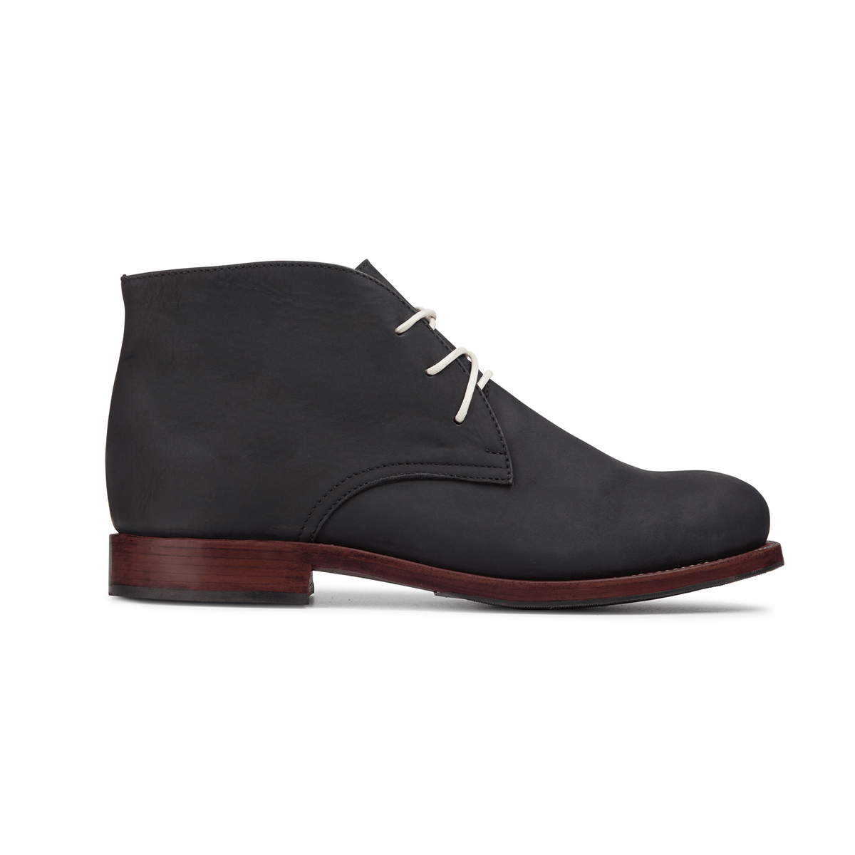 Side view of a men's wide black leather chukka boot, also made for size 7.5 feet – The Santiago