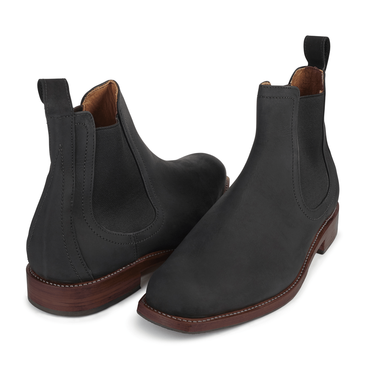 Men's EEEEE extra-wide black leather Chelsea boots, shown at an angle, a size 5.5 is no problem – The Mendoza