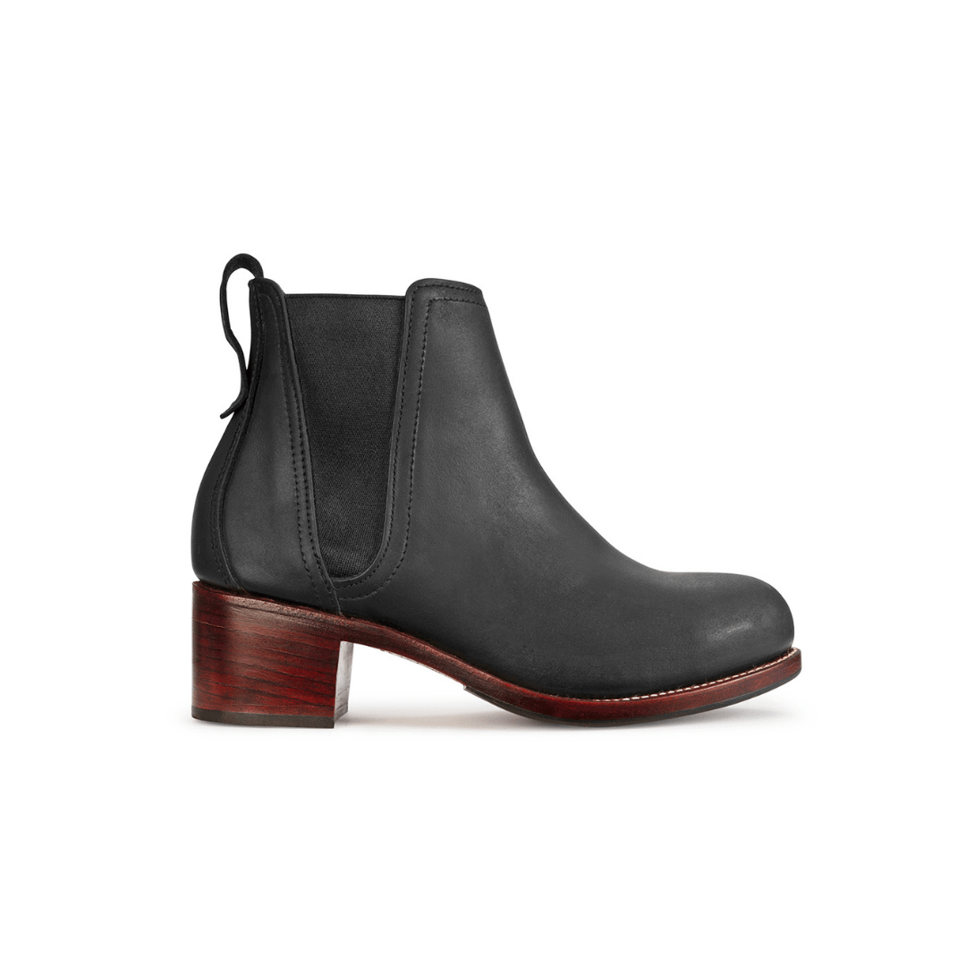 Women's EE wide black leather heeled Chelsea boot, seen from the side – The Catalina